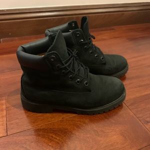 Classic black Timberlands men’s 5.5 women’s 7.5
